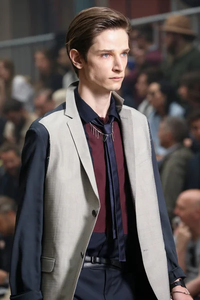 Look 13